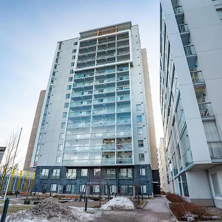 Next To Metro And Shopping Center With Great Seaview Апартаменты